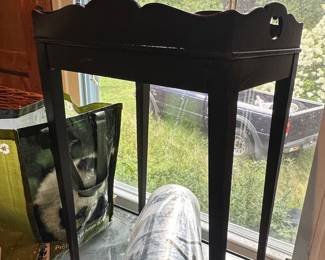Mini antique table