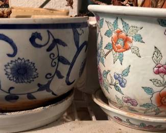Flowerpots and gardening items