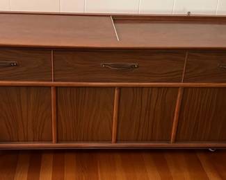 Magnavox Astro-Sonic mid-century modern stereo console