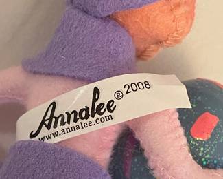 2008 ANNALEE 5" LAVENDER EGG GATHERING ELF (ITEM #201208)