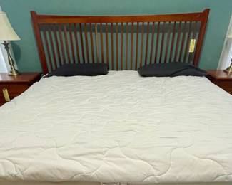 PENNSYLVANIA HOUSE KING BED WITH MISSION HEADBOARD