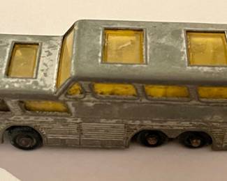 MATCHBOX LESNEY NO. 66 GREYHOUND COACH BUS "REGULAR WHEELS" VARIANT