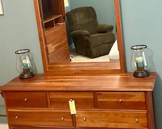 PENNSYLVANIA CHEST w/MIRROR