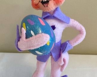 2008 ANNALEE 5" LAVENDER EGG GATHERING ELF (ITEM #201208)