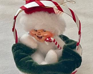 2003 ANNALEE ELEGANT CHRISMAS MOUSE IN BASKET