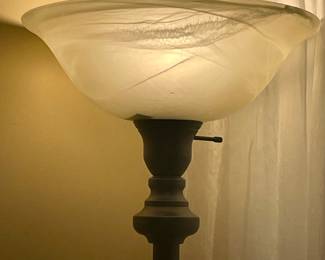 FLOOR LAMP