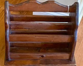 VINTAGE MAGAZINE/PAPER RACK