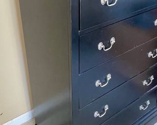 BLACK CHEST OF DRAWERS