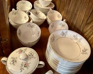 ROYAL TUSCAN FINE BONE CHINA "DUCHESS"