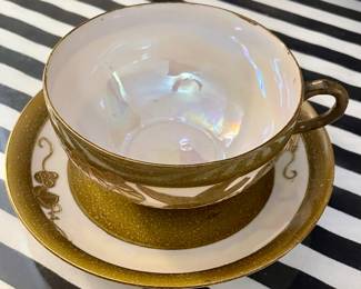 ANTIQUE CUP/SAUCER