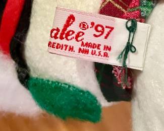 1997 ANNALEE "MAKING FRIENDS" SNOWMAN (STYLE #7509)
