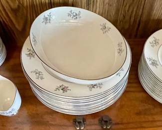 ROYAL TUSCAN FINE BONE CHINA "DUCHESS"