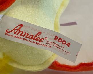 2004 ANNALEE SPRING GIRL DUCK (ITEM #150504)