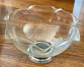 VINTAGE WALLACE B-147 BOWL with STERLING BASE