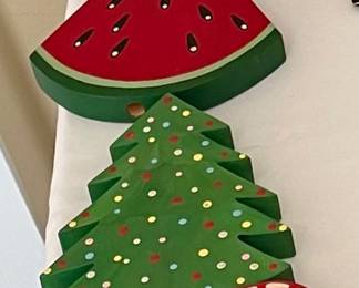 MULTI-OCCASION WOODEN WREATH, PUMPKIN, TREE, SNOWMAN, WATERMELON, HEART INSERTS