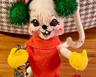 2000 ANNALEE HOLIDAY CHEER MOUSE (ITEM #987300)