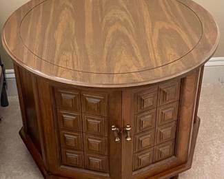 MCM END TABLE