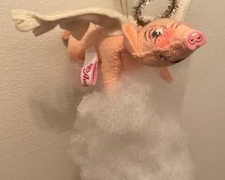 1997 ANNALEE 5" "WHEN PIGS FLY" ORNAMENT #784197 w/RARE WINKING FACECHRISTMAS CAT DOLL