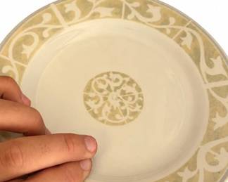 Oneida Windsor dinnerware – Casual Settings dishes: plates, bowls & cups, green & cream scroll | Lot 1029, bids start at $15
