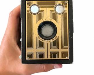 Vintage Kodak Six-20 Brownie Junior box camera + Argus Previewer, Guild Mini Vuer, film splicer | Lot 1128, bids start at $15
