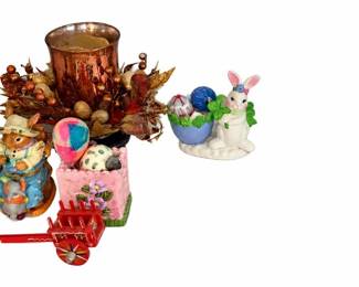 Holiday & seasonal decor – boxed Lenox light-up ornament, Easter, fall candles, welcome sign | Lot 1090, bids start at $10