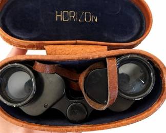 Binoculars with Horizon case | Lot 1157, bids start at $10