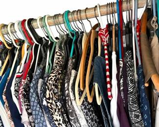 Clothing & scarves lot – assorted garments | Lot 1034, bids start at $10