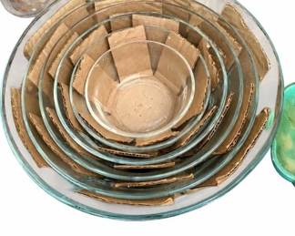 Nesting glass bowls (6) + 2 glass covers – clear kitchen mixing bowls | Lot 1028, bids start at $10