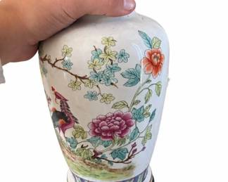 Bird & flower vase lamp – blue border table lamp with pierced stand | Lot 1136, bids start at $10