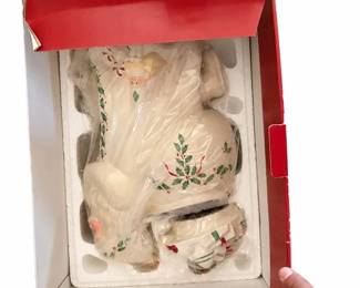 Lenox Santa cookie jar with box – Santa Skates to the New Millennium, Christmas | Lot 1137, bids start at $15