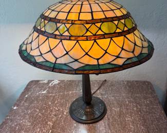 19" shade stained glass lamp