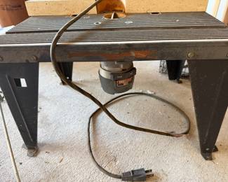 Craftsman router and table