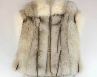 Lot 084  Vintage Scuby Furs Victoria BC Genuine Fur Vest  Gray  Ivory  Womens Medium