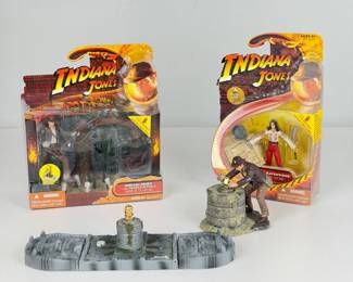 Lot 042  Indiana Jones Raiders of the Lost Ark Action Figures  Temple Adventure Playsets  Mixed Lot