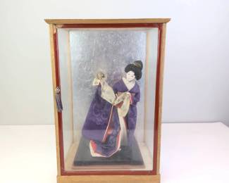 Lot 012  Vintage Japanese Geisha Dancer Doll in Wood  Glass Display Case