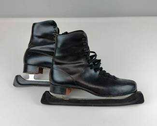 Lot 118  Vintage Black Leather Ice Skates Size 11 with Canadian Zephyr Blades