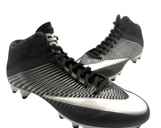 GUARANTEED AUTHENTIC Nike Vapor Untouchable Football Cleats – Black & White; Pre-Owned