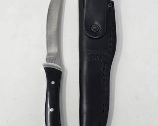 157 1970sBUCK107ScoutFixedBladeHuntingKnifeWLeatherSheath