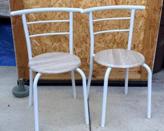 46 NewModernWhiteMetalBistroChairswithOakVeneerSeats
