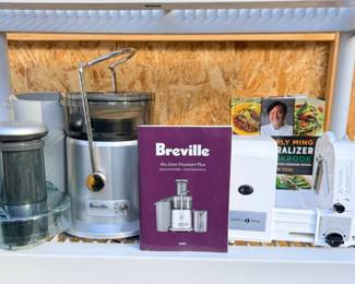 53 BrevilleJuicerBundleandElectricSpiralizerSet