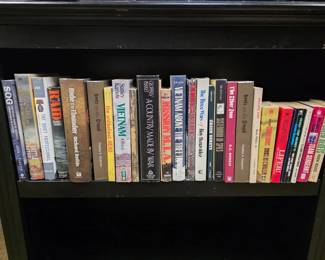 64 25VietnamWarNonfictionMilitaryBooksLot