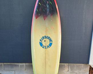 1 Vintage1980s60AirborneUSASurfboardShapedbyLegendMikeMann