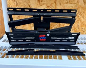 45 MountingDreamTVWallMountFullMotionDualArticulatingArms