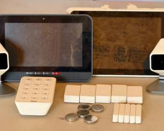42 XfinityHomeSecuritySystemTouchscreenKit