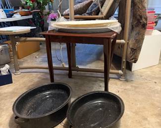 Cooking pots, table, decor plates