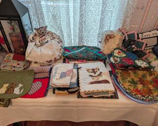 Hand-made placemats, bags, runners and more
