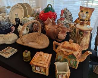 Vintage cookie jars and decorative dishes