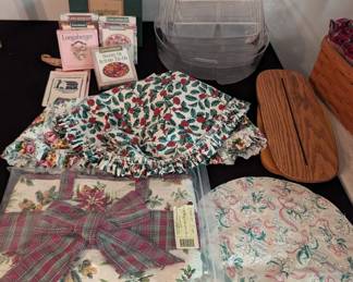 Longaberger accessories : fabric liners, plastic protectors...