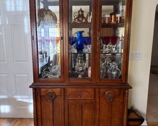 China cabinet $150