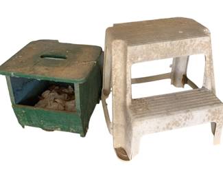 529 - 2 Stools